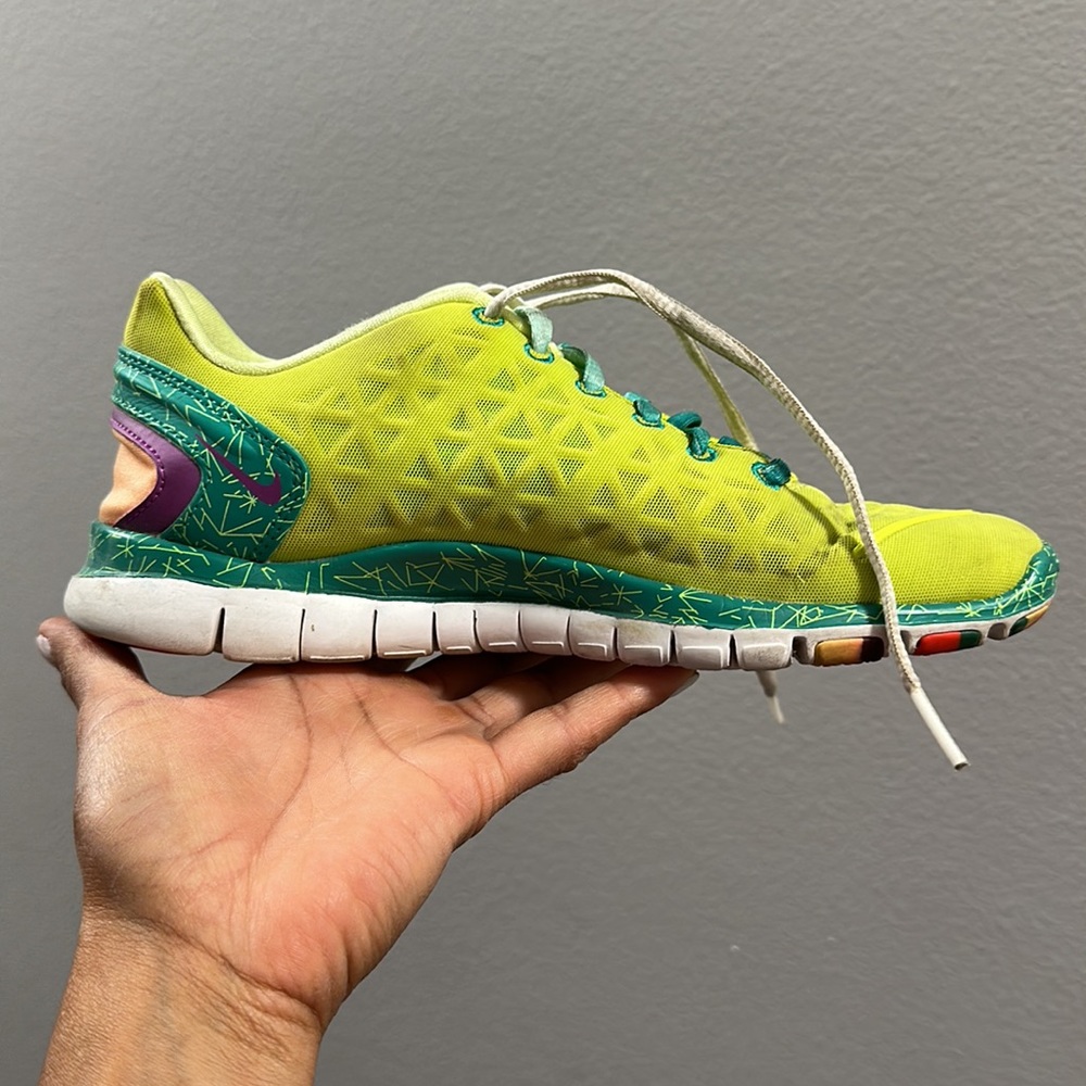 Nike Free fit 2. Size 6. Gently used - Picture 3 of 6